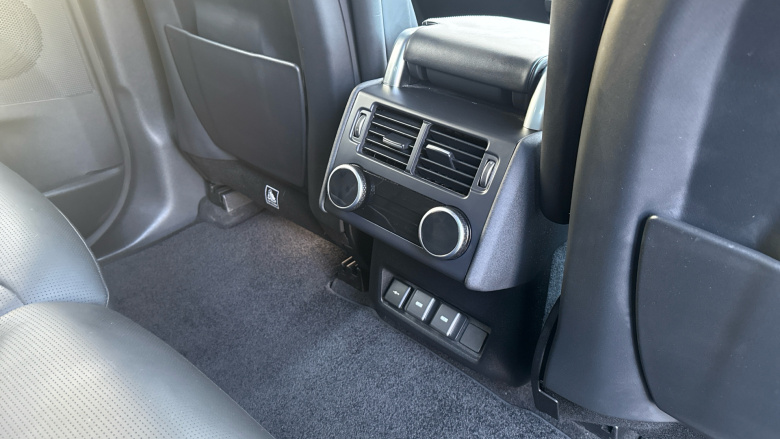 Land Rover Discovery 3.0 D300 Metropolitan Edition 5dr Auto Diesel Station Wagon